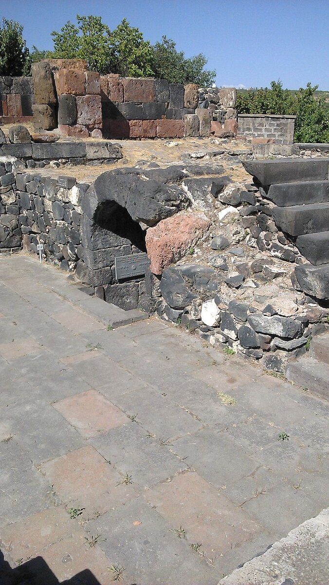 Мавзолей армянских царей Аршакидов в Ахцке[11], Арагацотнская область