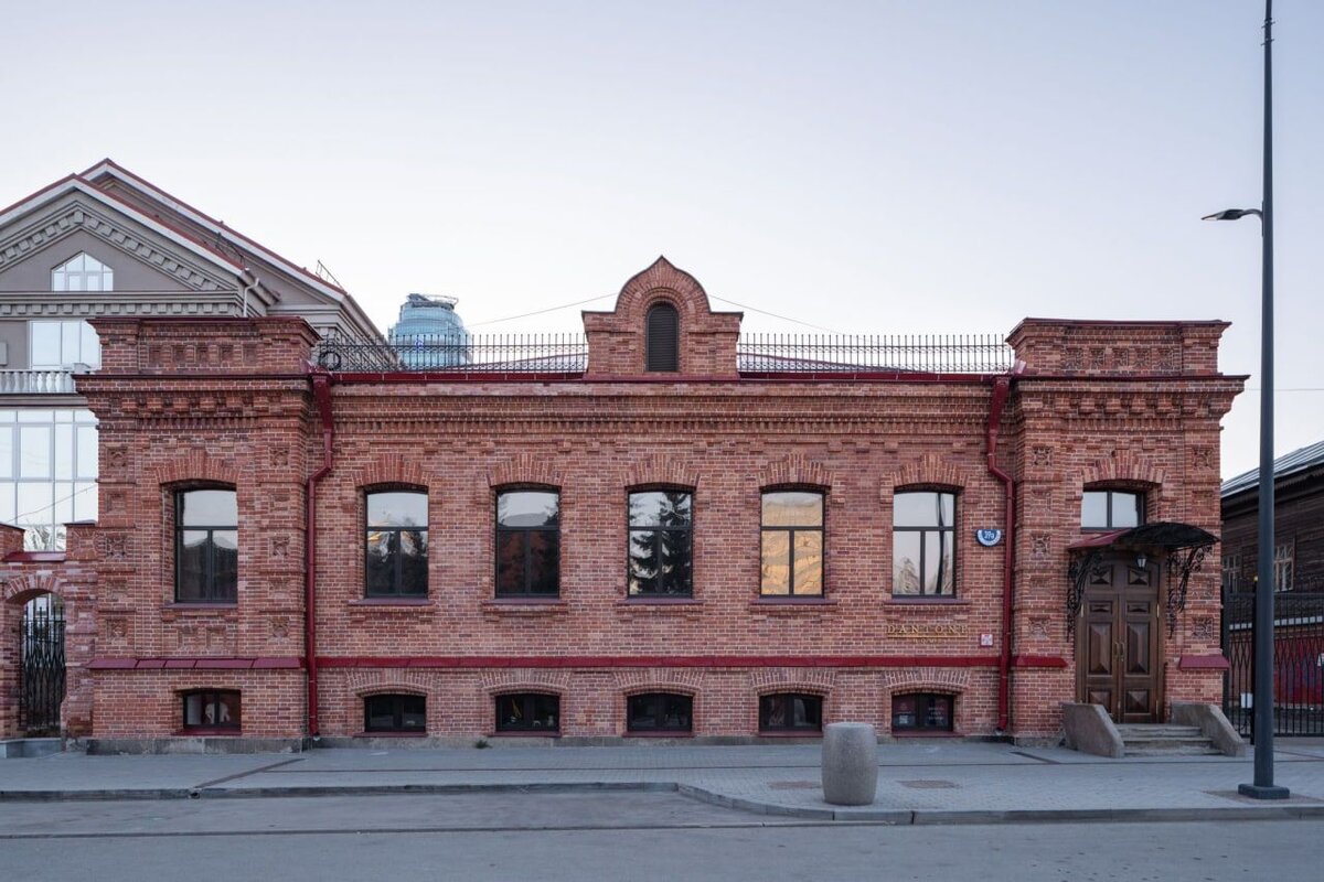 Реконструкция исторического особняка в Екатеринбурге. Фотография Максима Лоскутова