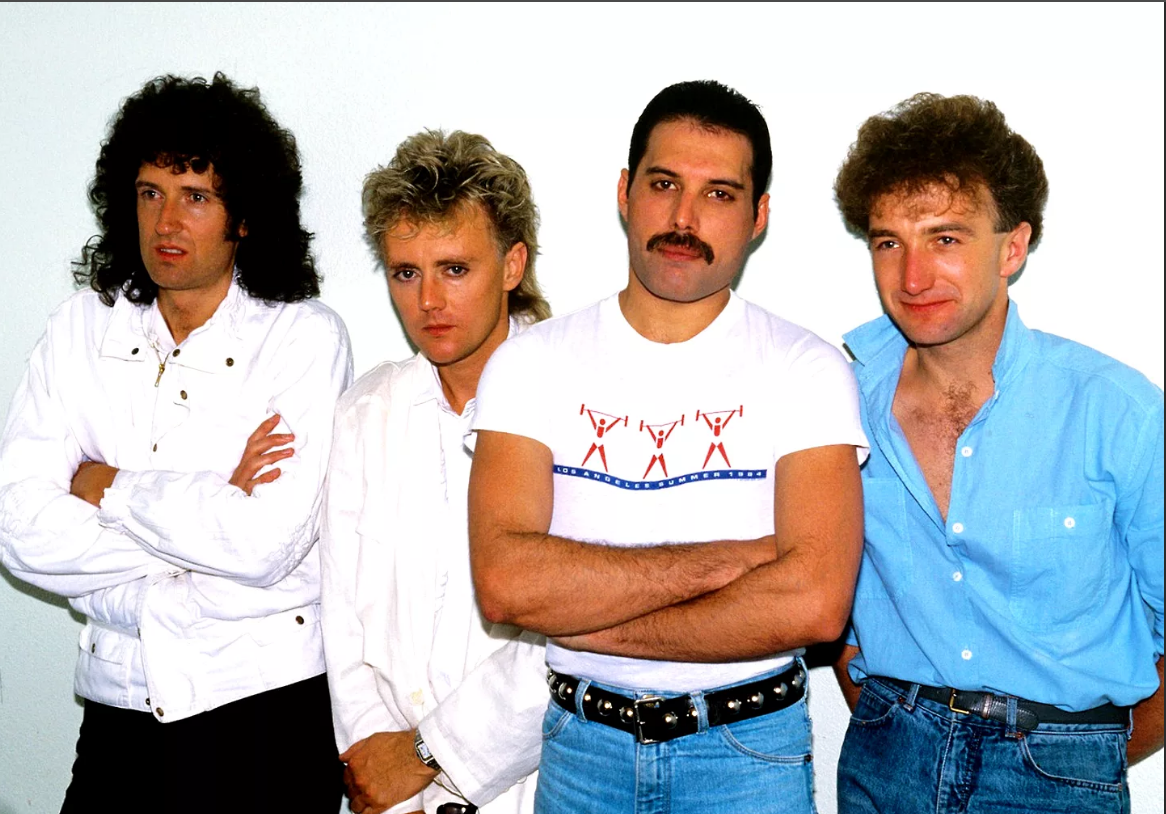 Самая первая песня в мире. Группа Queen. Группа Queen 80е. Солист группы Квин. Queen 1984.