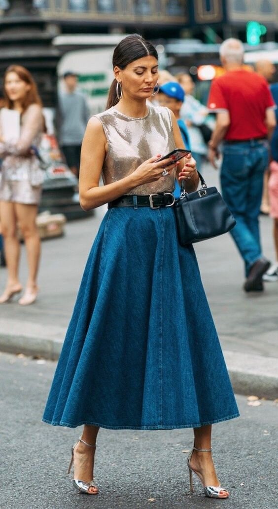 подчеркивание талии...