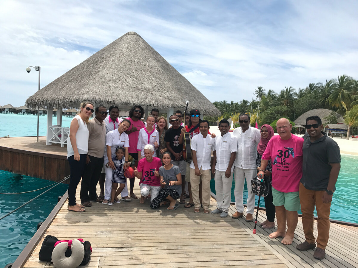 я и мои коллеги на острове в отеле Sun Aqua Vilu Reef