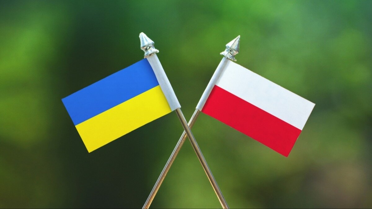    Песков о споре Польши и Украины: манера Киева будет все меньше нравиться европейцам