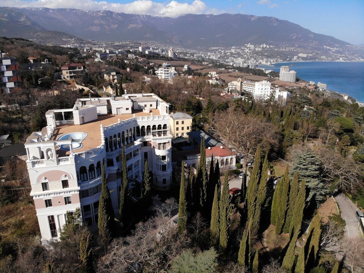    Дом в Ялтинском районе Крыма, в котором находится квартира президента Украины Владимира Зеленского© РИА Новости / Макс Ветров