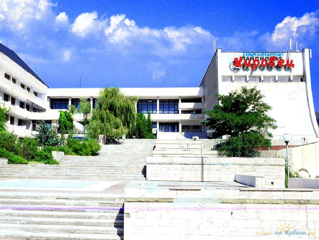 Если убрать всю зелень - то именно так выглядел наш лагерь тогда