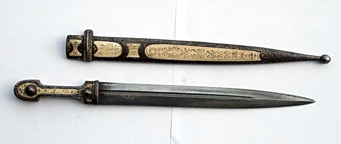 Это, конечно, не настоящий "базалай". Фото для общего представления. Настоящих уже почти не осталось...