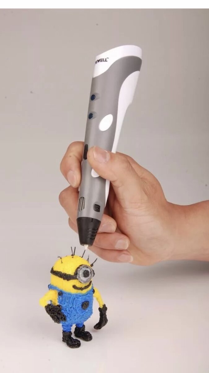 3D ручка — это инновационное устройство, предназначенное для создания объёмных изображений и различных объектов в пространстве. Этот инструмент открывает широкие возможности для детей и взрослых, позволяя воплощать многочисленные творческие идеи. Принцип работы 3д ручки является довольно простым: вместо обычных чернил в устройстве используется пластик, который нагревается и застывает в выбранной форме. Благодаря этому можно рисовать удивительные художественные шедевры прямо в воздухе..