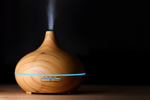 https://pixabay.com/photos/diffuser-oil-aroma-sleep-4078729/