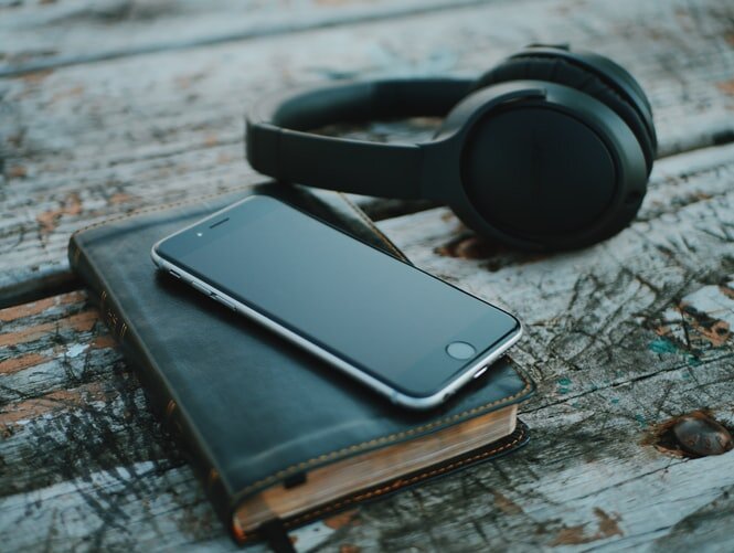 https://images.unsplash.com/photo-1501808503570-36559610f95e?ixlib=rb-1.2.1&ixid=eyJhcHBfaWQiOjEyMDd9&auto=format&fit=crop&w=665&q=80