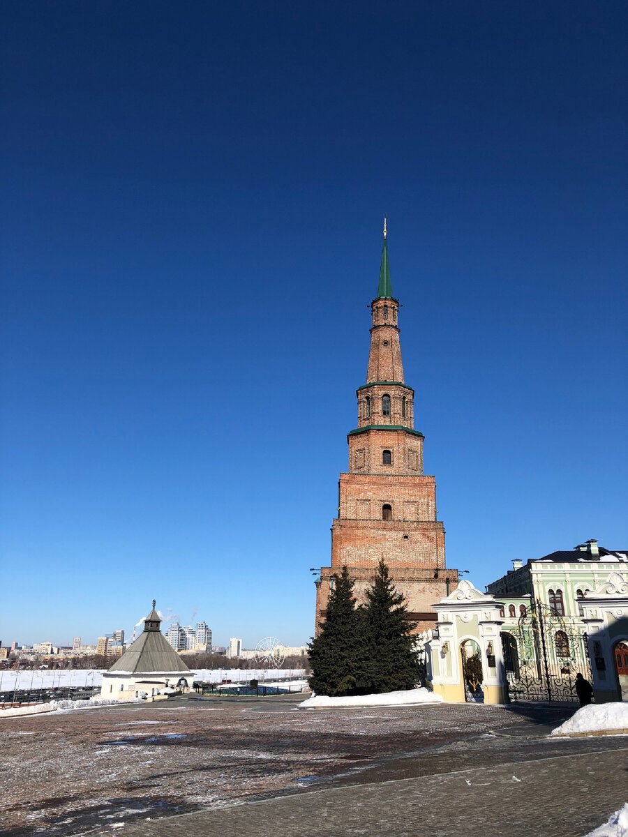 падающая башня в россии