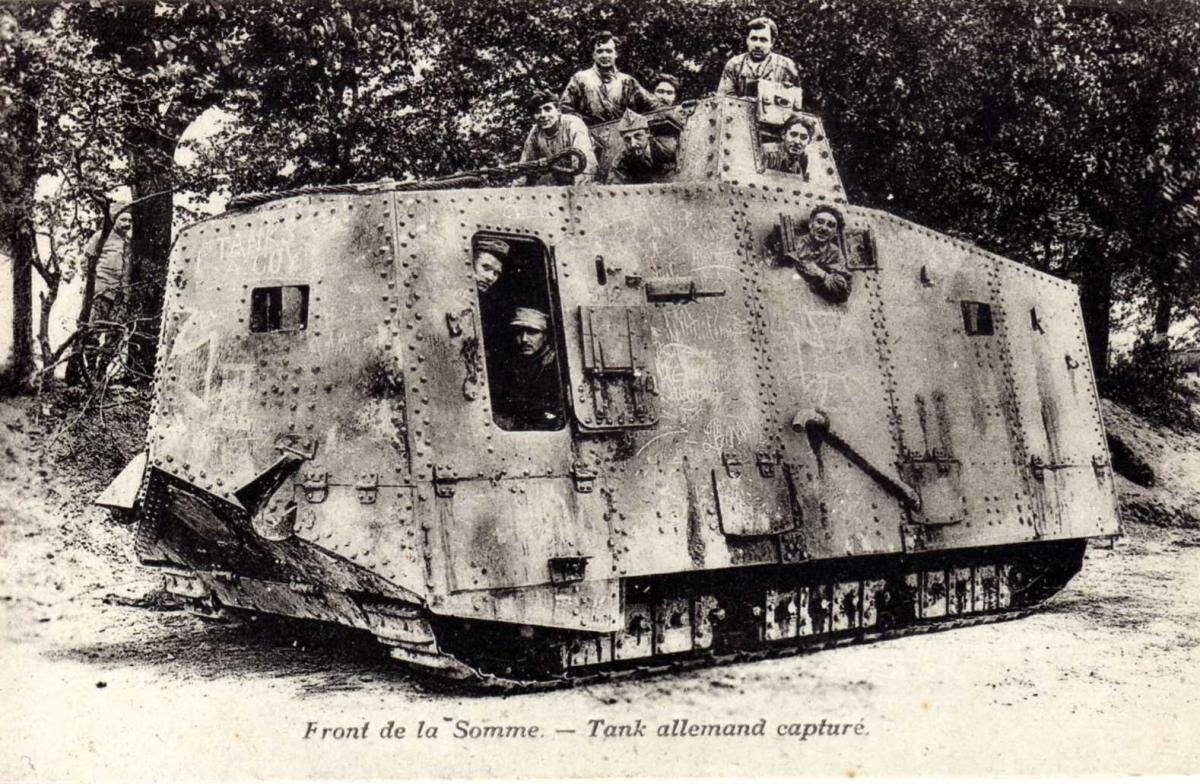 Захваченный A7V британскими войсками.