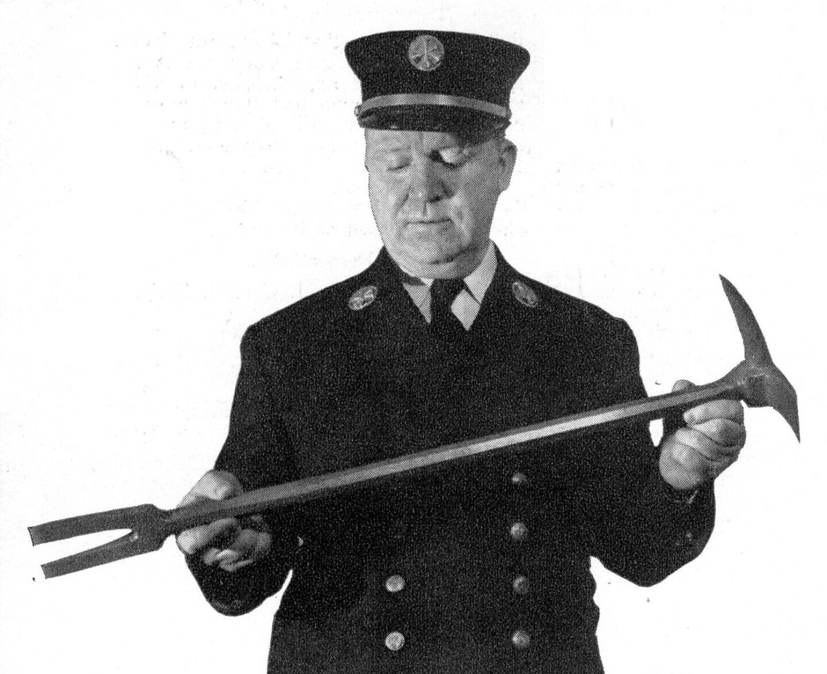 Хью Халлиган и его "Хулиган".