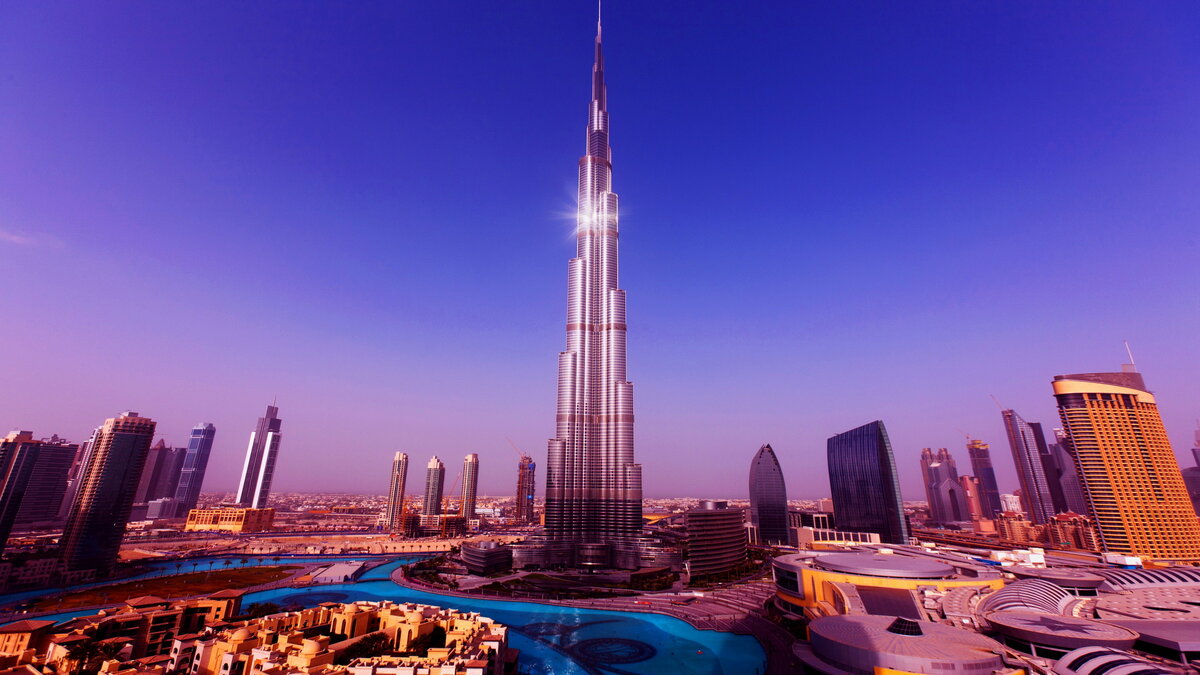 Открытие Burj Khalifa состоялось 4 января 2010 года и сопровождалось торжественной церемонией.