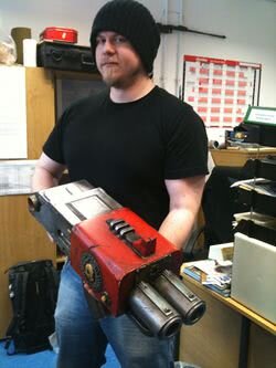 Сам маэстро Аарон Дембски-Боуден