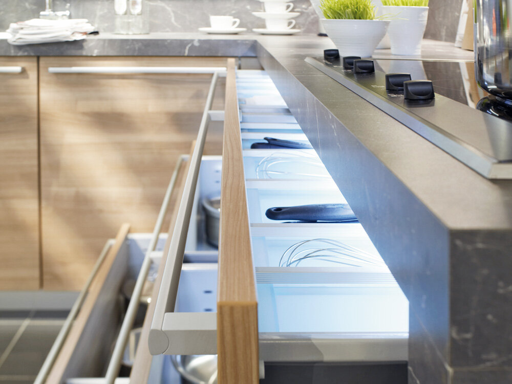 Пример подсветки кухонных шкафов