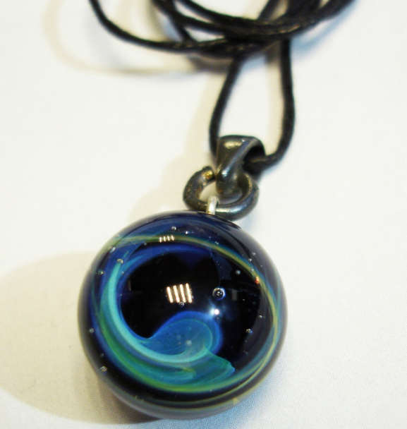 Космический кулон для подруги