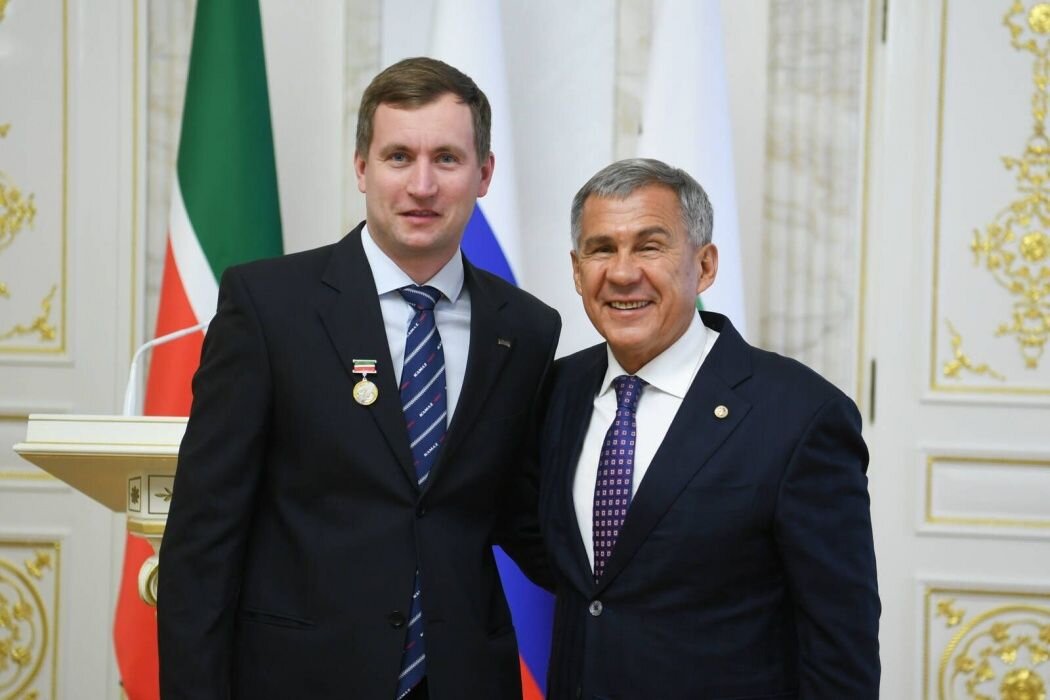 Как отметил президент РТ, победа команды - это достойный вклад к 100-летию ТАССР и 75-летию Великой Победы. 