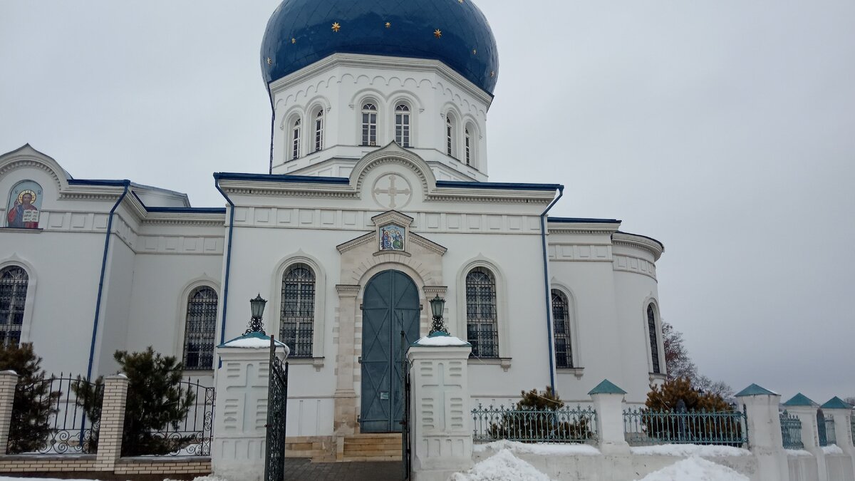 Церковь в честь Сергея Радонежского встречает