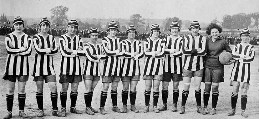 Игроки команды Dick, Kerr Ladies во время американского турне, 1922 год 
