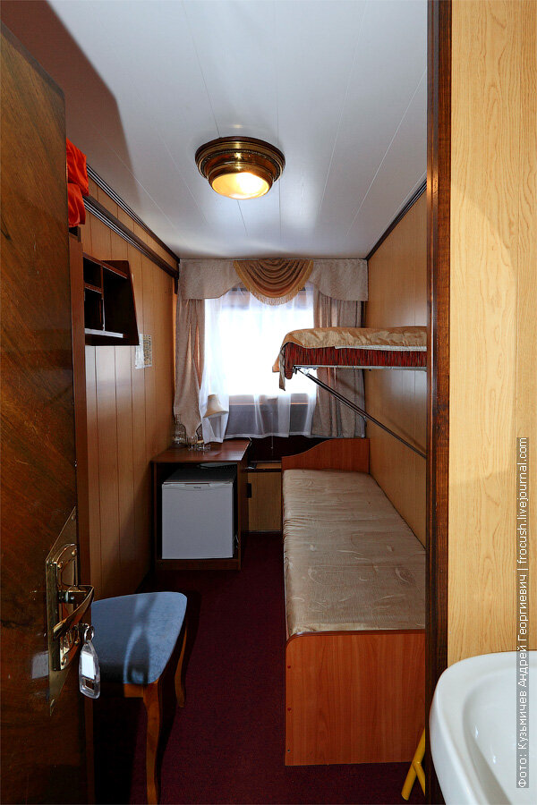 Теплоход чкалов красноярск. Теплоход матросов каюта. Теплоход чкалов дудинка красноярск каюты. Теплоход матросов каюта. Теплоход матросов каюта.