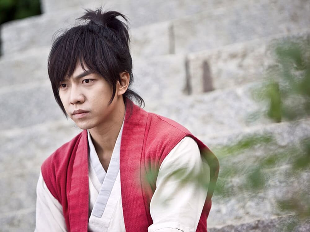 Кадр взят из дорамы Книга семьи Гу