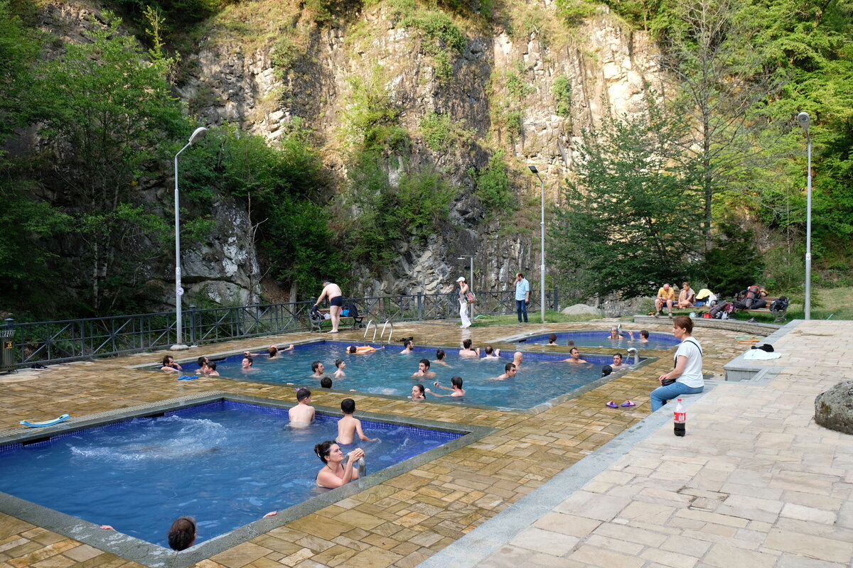 Вот эти бассейны