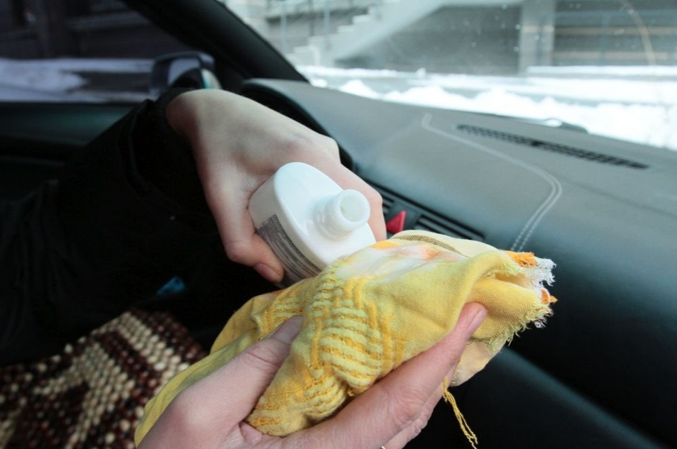 Микропленка. Образуется после нанесения крема на стекла. 