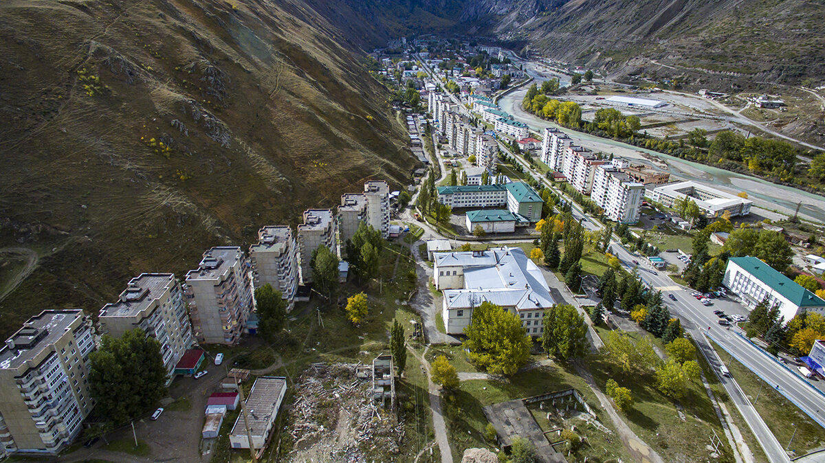 Фото посёлка Тырнауз (Кабардино-Балкарская Республика). Высота 100м