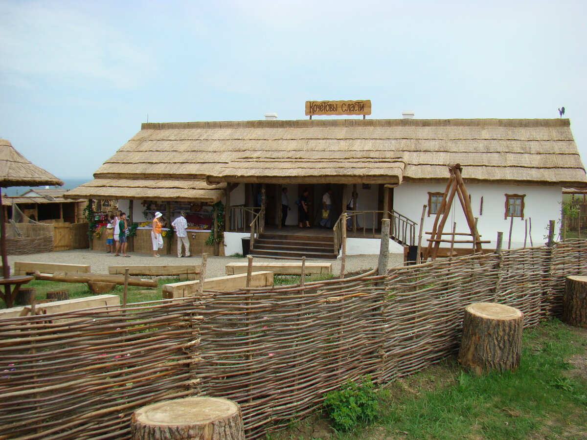 Фальшивая станица в Краснодарском крае, Таманский полуостров. Теперь может больше настоящих деревень и станиц появится? Фото автора