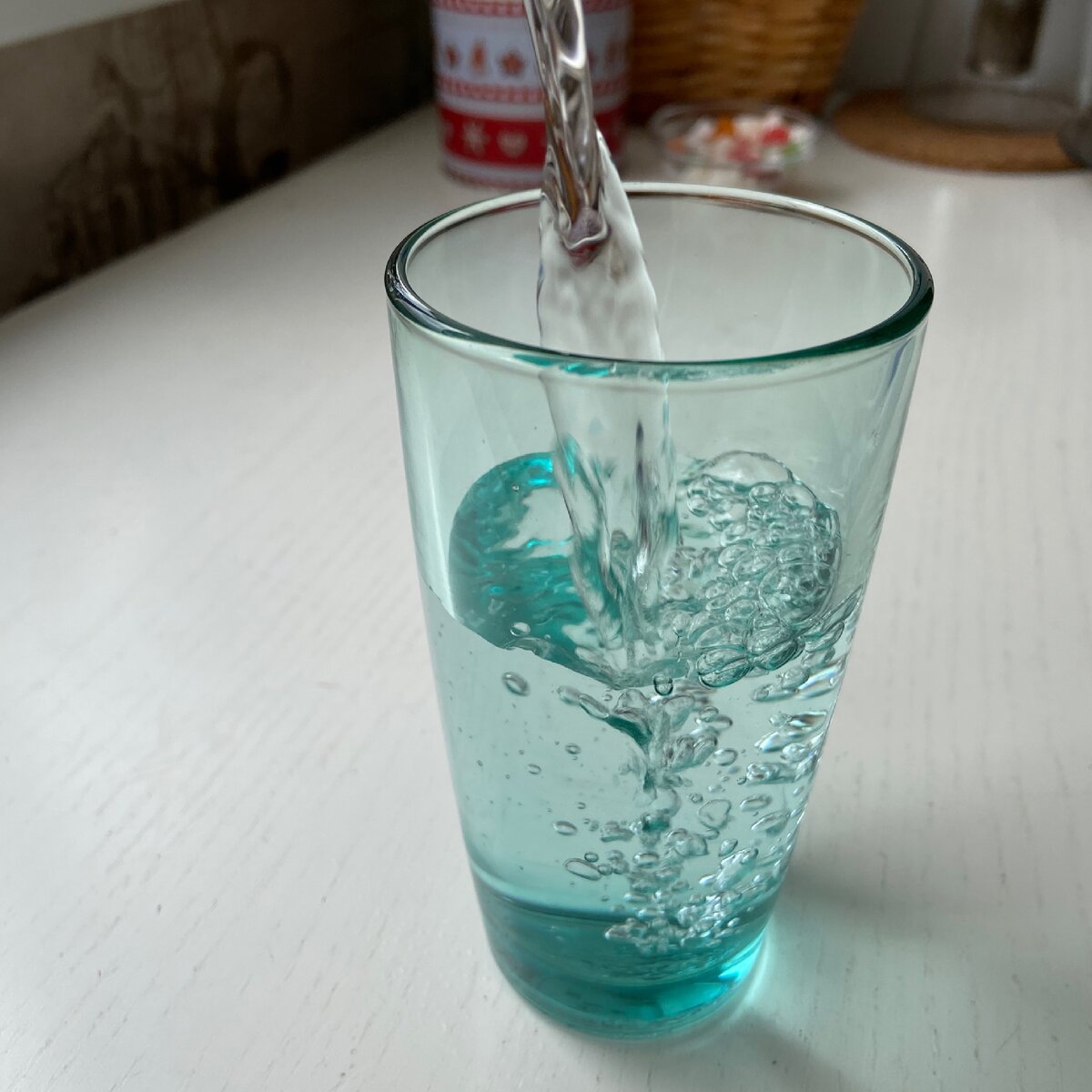 Стакан с утра натощак для того, чтобы проснуться