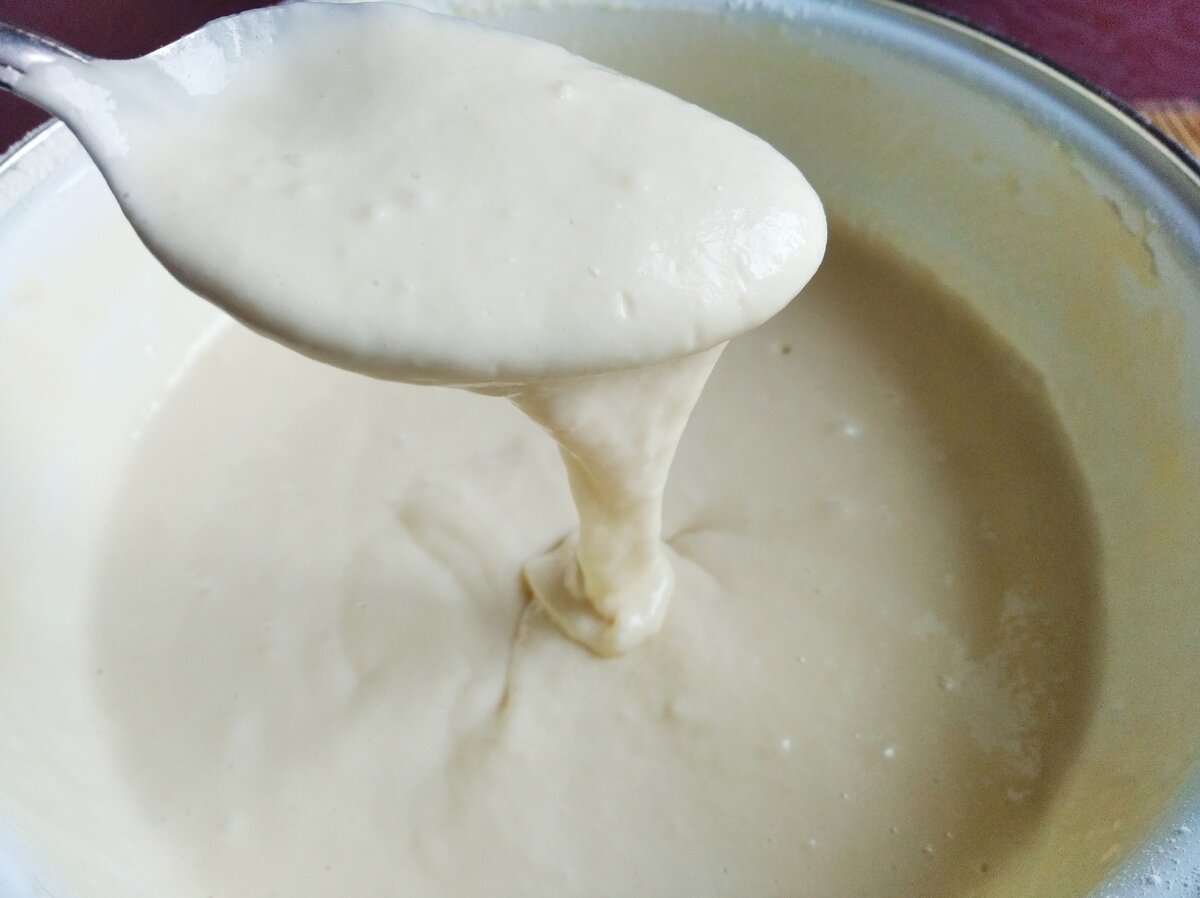 Густота теста на оладьи на кефире фото Вкусный и простой завтрак для всей семьи - оладушки на кефире госпожа Коробочка 