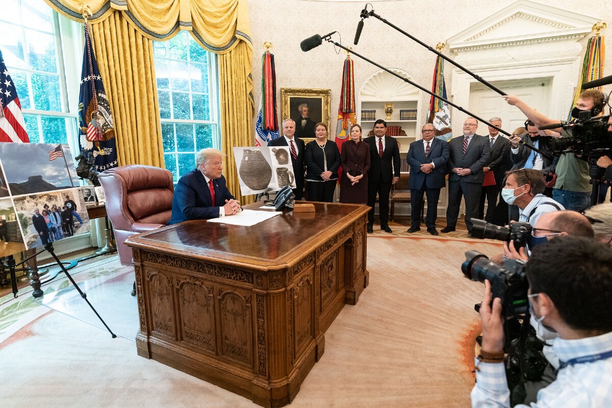 Д. Трамп в Овальном кабинете. Сентябрь 2020. https://www.flickr.com/photos/whitehouse/50355277558/