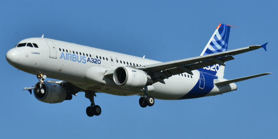 Вот таким красавцем управляет Юля. За фото спасибо сайту https://www.biletik.aero/ 