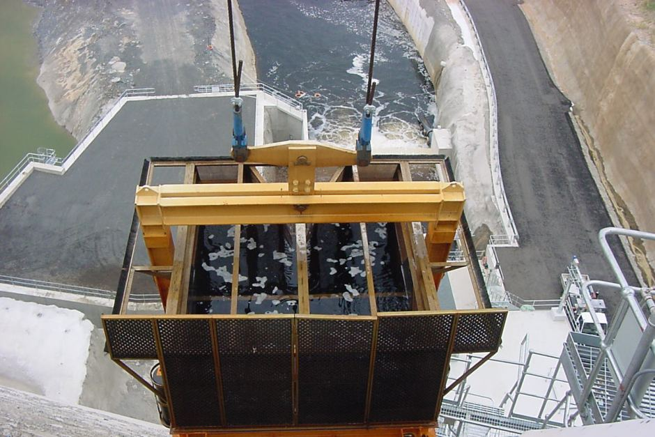 Лифт для рыб на ГЭС (взято из интернета)