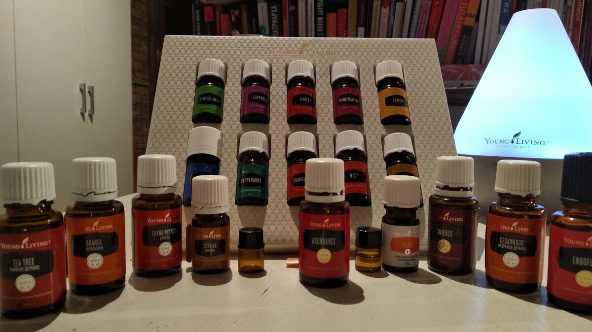 Моя новинка, о которой речь - та, что в центре! Abundance от Young living