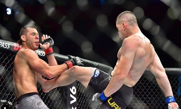 Турман атакует своего соперника