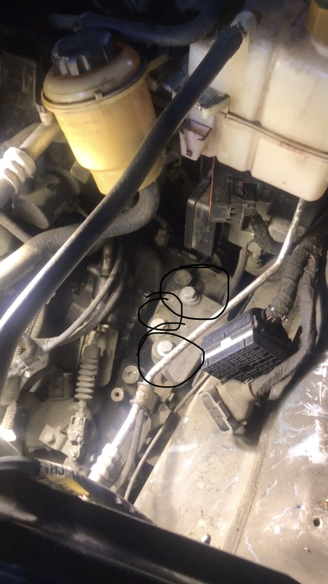 На фото уже новые болты