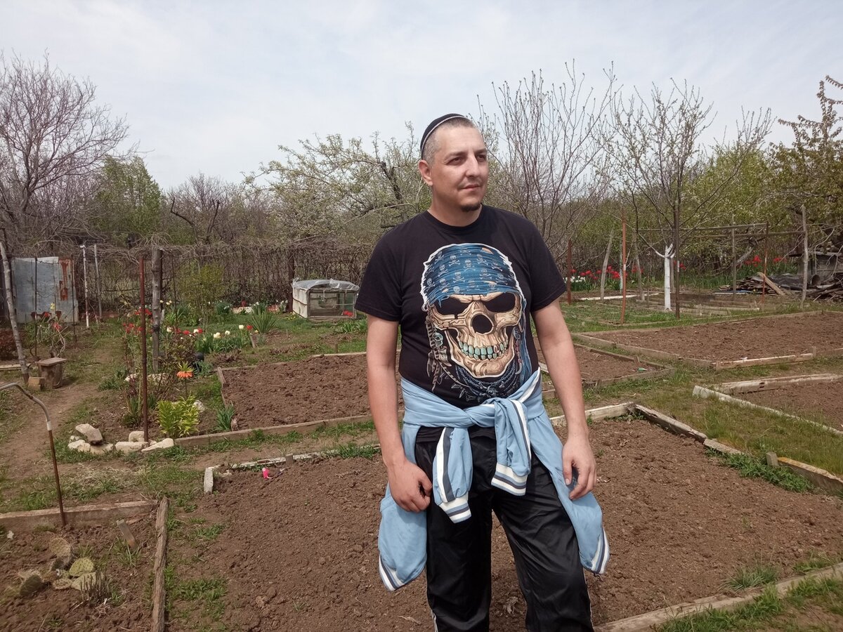 Любимая земля, свой огород..