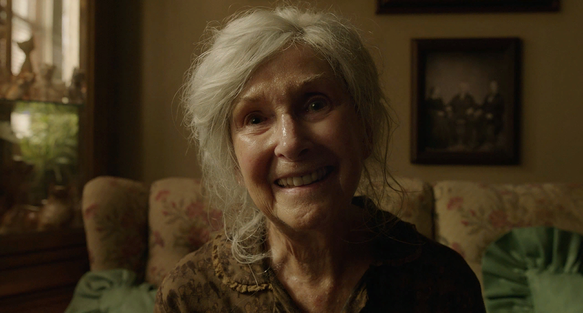 -Всё хорошо, всё просто замечательно, будешь рагу?-Улыбчиво предложила бабушка, буквально кинув его в меня.