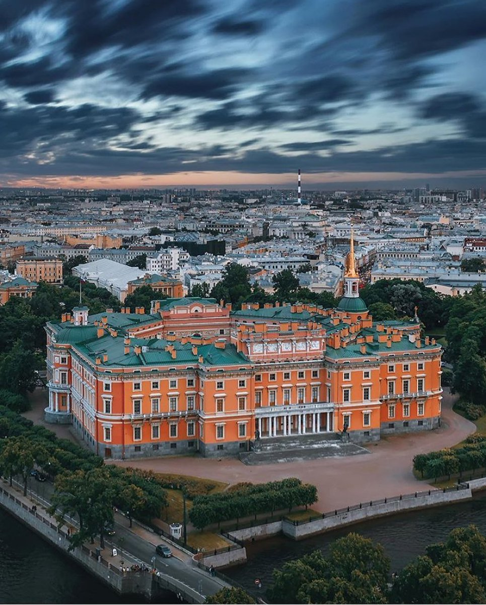 Михайловский инженерный замок. Михайловский замок баженов. Дворец павла 1 в санкт-петербурге. Михайловский замок василий иванович баженов. Дворец павла 1 в санкт-петербурге.