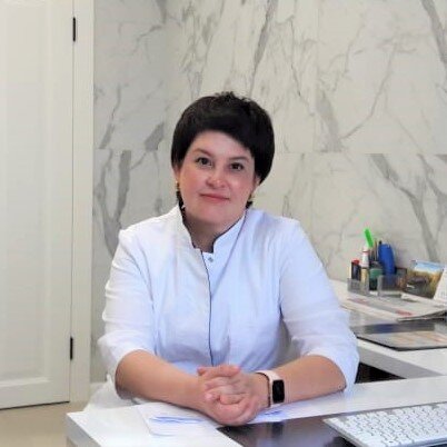 Оренбургский доктор Мария БЕЛОУСОВА, заведующая "Клиникой здоровья кожи". Фото Инны Ломанцовой.