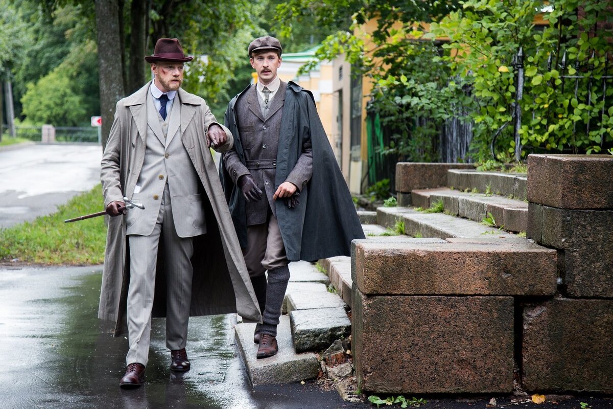 Воскресенский (Юрий Колокольников) и Фогель (Андрей Назимов). Источник фото: https://www.kino-teatr.ru/kino/movie/ros/131444/foto/i2/950359/