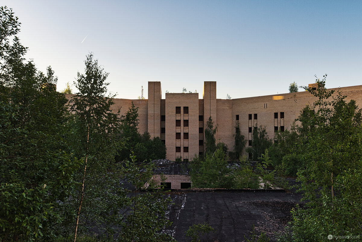 Природа быстро поглощает всё созданное человеком, но ставшее ему ненужным →