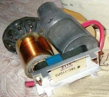 Строчный трансформатор от черно-белого телевизора ТВС-110Л3