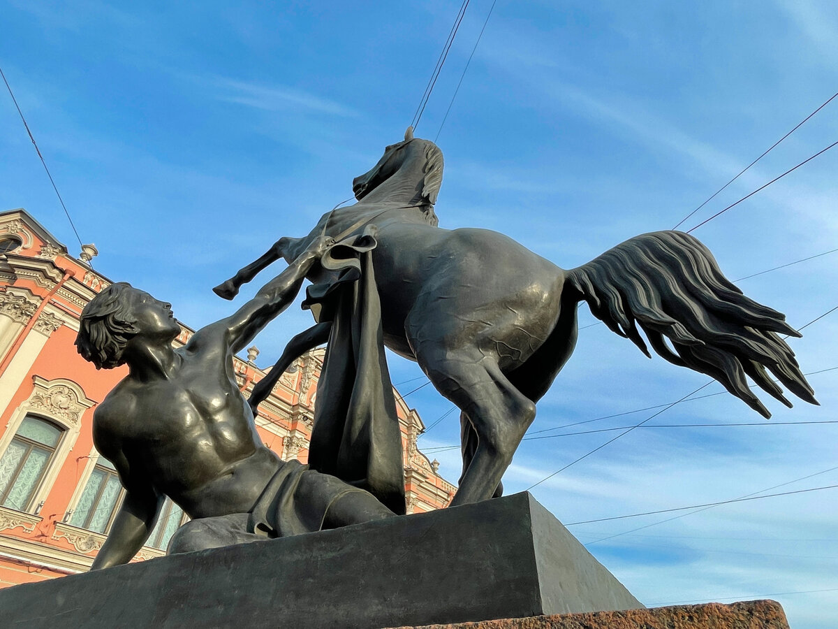 Смотрим галерею до последнего кадра и понимаем...