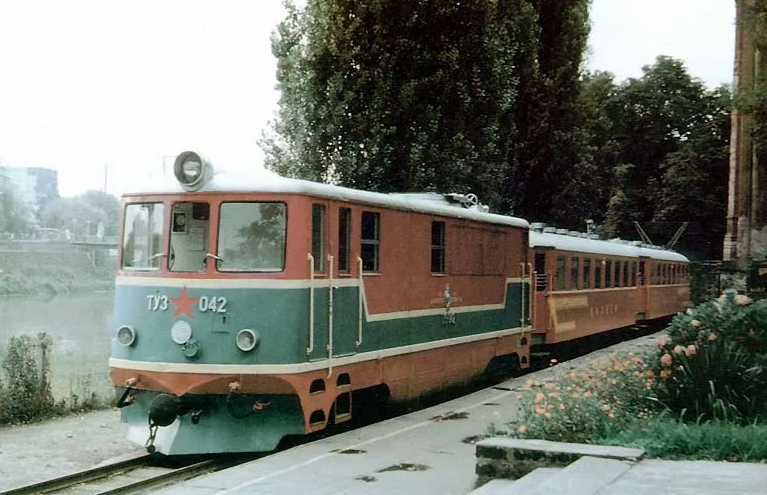 Вот этот состав я увидел в 1987 году в Ужгороде, фото dzd-ussr.ru