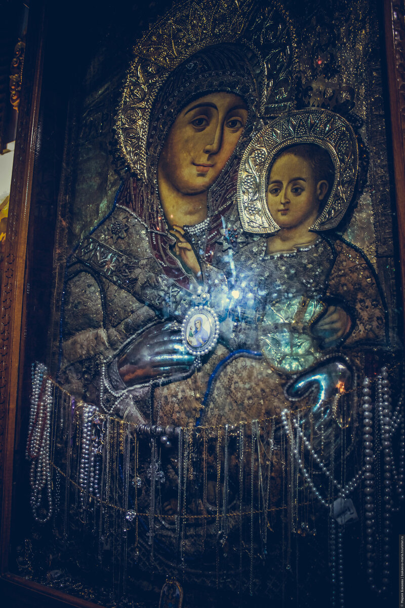 Образ был написан в России и передан в Вифлеем императрицей Елизаветой. 