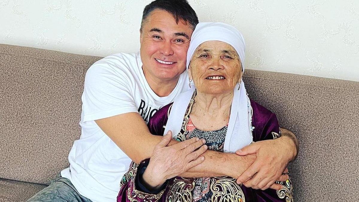    Арман Давлетяров с матерью instagram.com/arman_dav