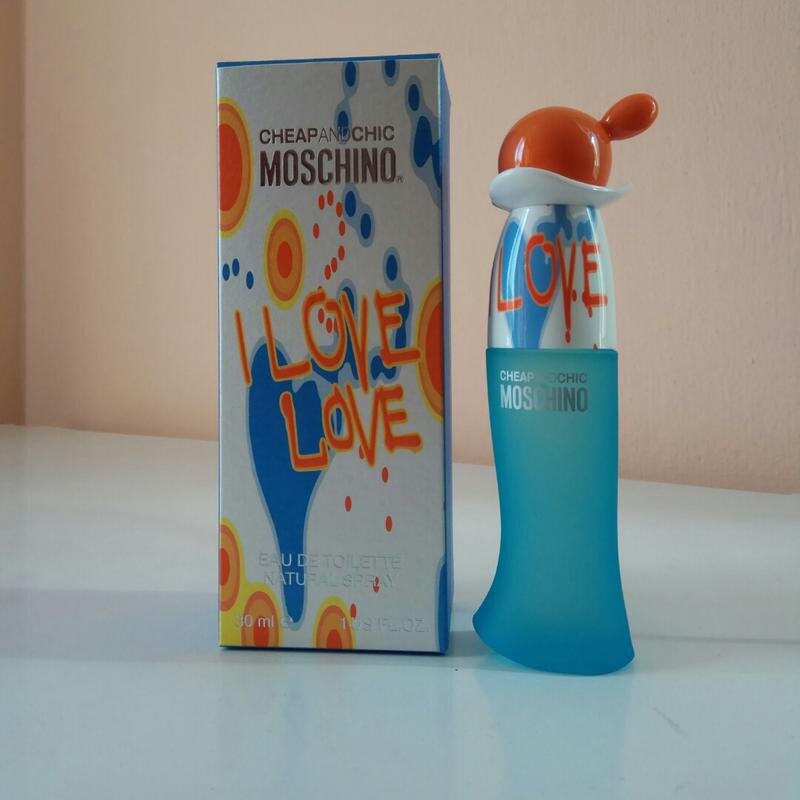 Москино лав лав. Туалетная вода Moschino i Love Love 30 мл. Moschino i Love Love Lady 30ml EDT. Духи лав лав Москино оранжевые. Moschino cheap & Chic i Love Love.