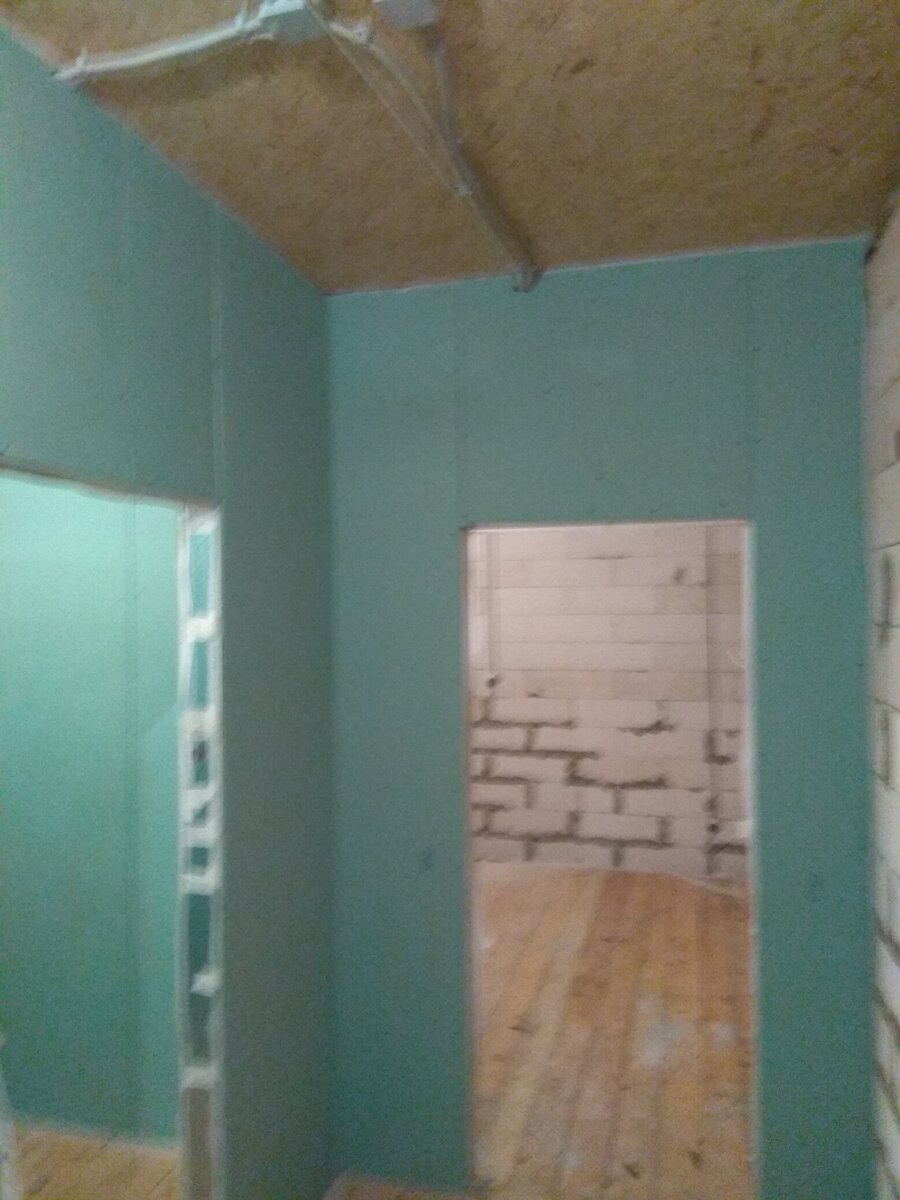 Делали в доме перегородки  из гкл и гвл остались остатки с подрезки дверей и углов.