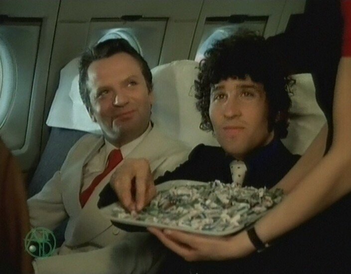 Алигьеро Носкезе - слева